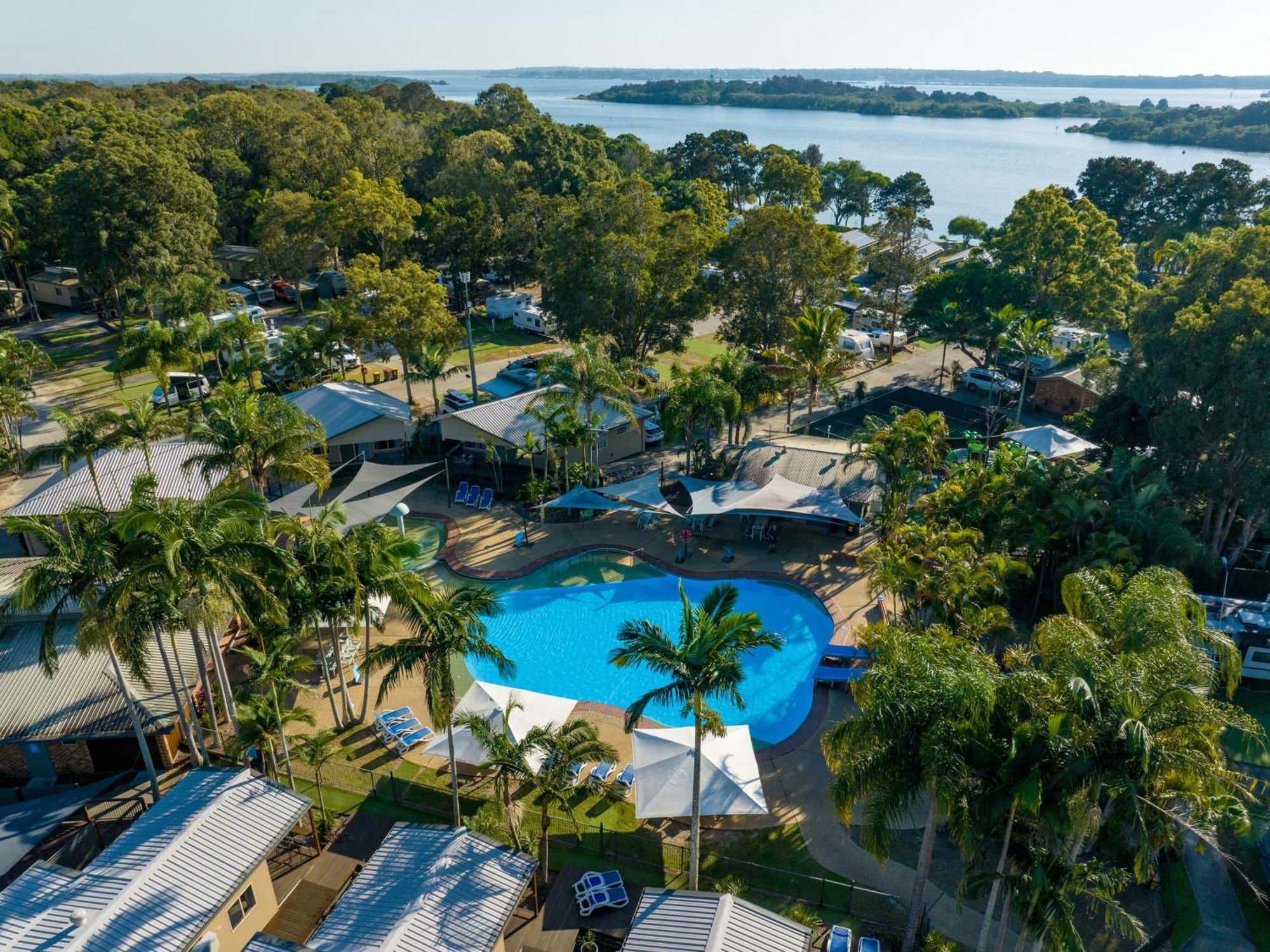 Nrma Blue Dolphin Yamba Holiday Resort ภายนอก รูปภาพ