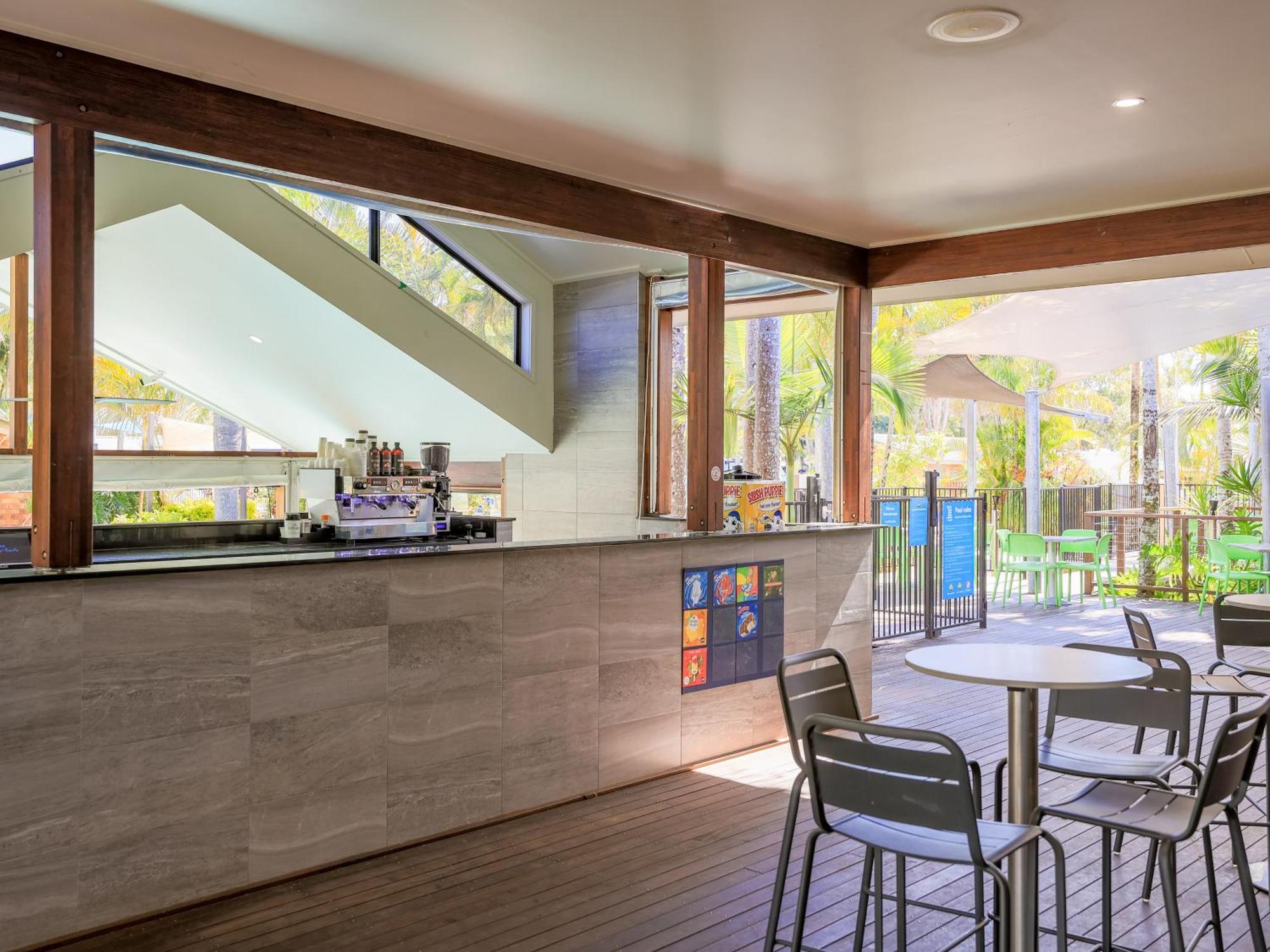 Nrma Blue Dolphin Yamba Holiday Resort ภายนอก รูปภาพ