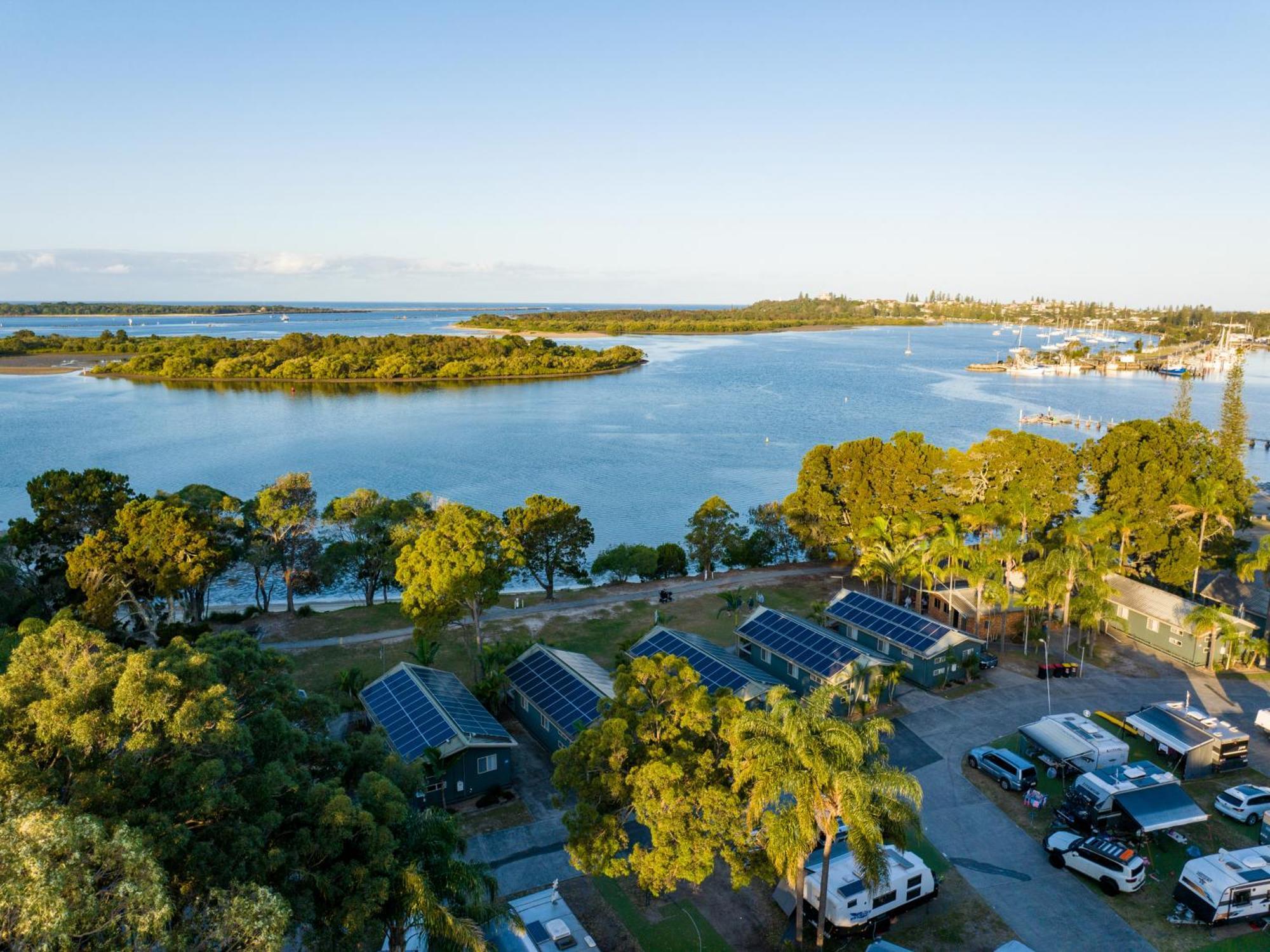 Nrma Blue Dolphin Yamba Holiday Resort ภายนอก รูปภาพ